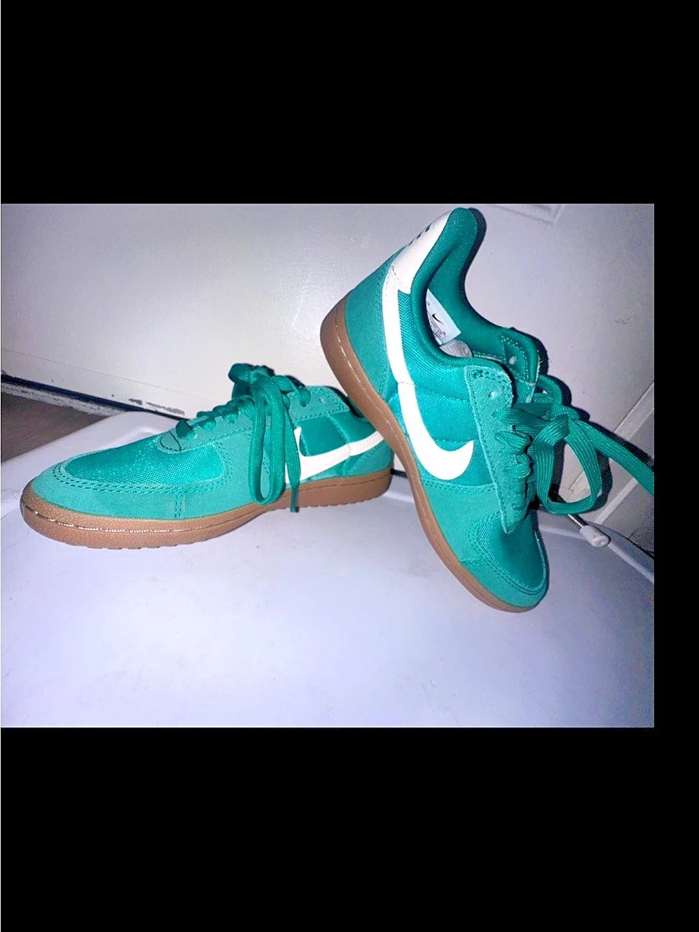 Nike Green & White Sneakers US 7.5